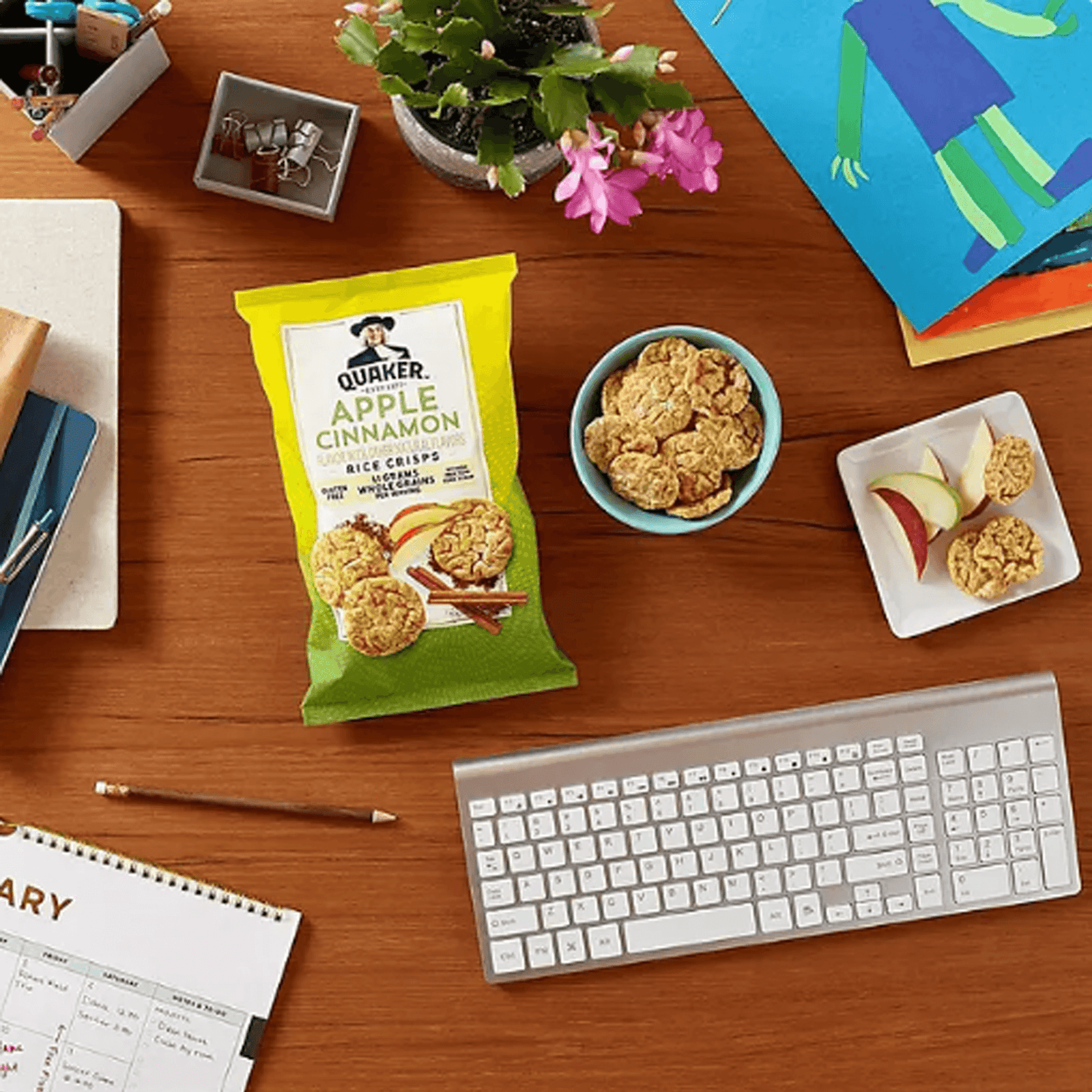 f9449b32-eedf-47bd-93fa-193ae20af31d.5d851abb0d6fa2dffc6d5e6ae2c2617e.png Quaker Rice Crisps with Apple Cinnamon Flavour, 0.91 Oz Per Pack - Image 1